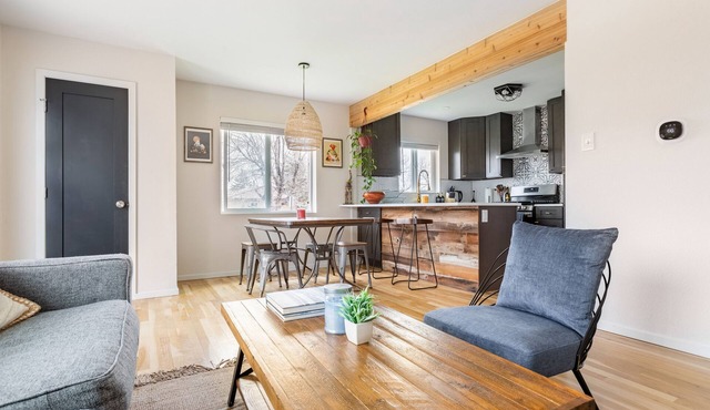Modern 3 bed/2 bath in Park Hill