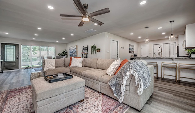 Modern 3-Bed, 2-Bath Retreat in the Heart of Tulsa