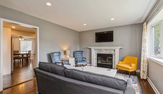 Modern 3-Bed,2-Bath Retreat