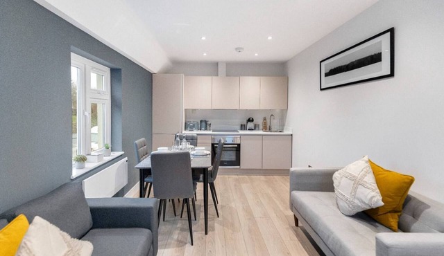 Modern 3-bed apt in Shenfield