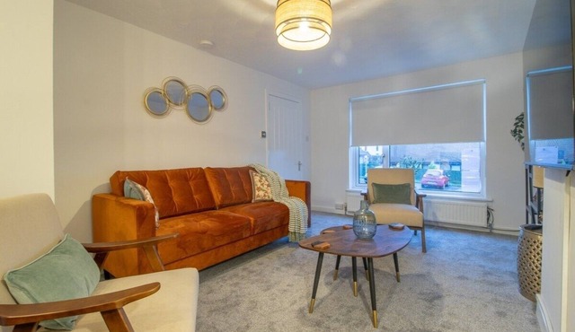 Modern 3 Bed House East Kilbride. Close to Motorway