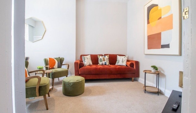 Modern 3 bed house in central Airdrie