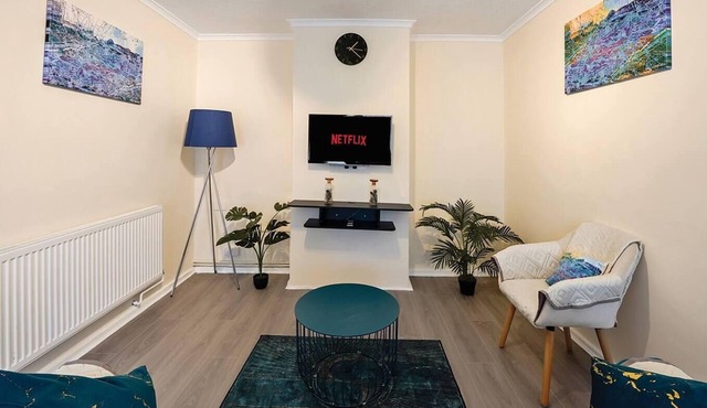 Modern 3-Bed House in London close to City Airport