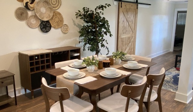 Modern 3 bedroom close to the bay and downtown!