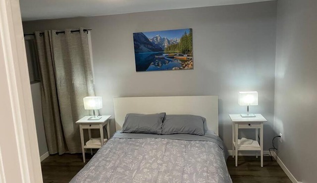 Modern 3 Bedroom Home - Family Friendly w/ Free Parking