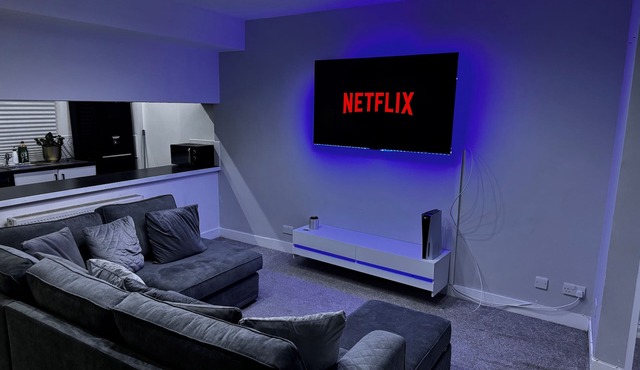 Modern 3-Bedroom Home with Cozy Cinema-Style Living Space