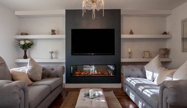 Modern 3 bedroom house close to the city with parking