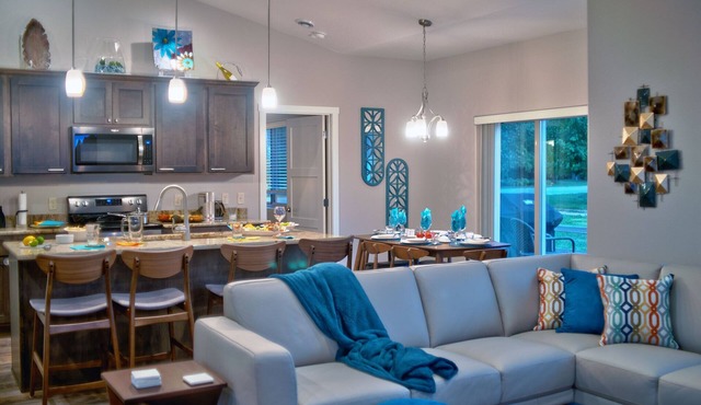 Modern 3 bedroom in quiet area near downtown