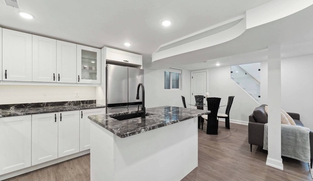 Modern 3 Bedroom Suite