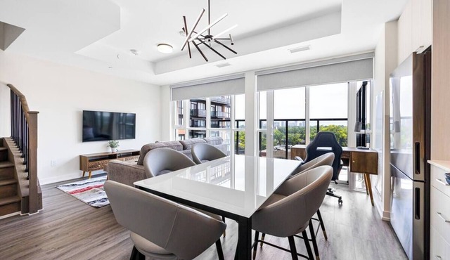 Modern 3 Bedroom Suite with AC near Downtown Toronto