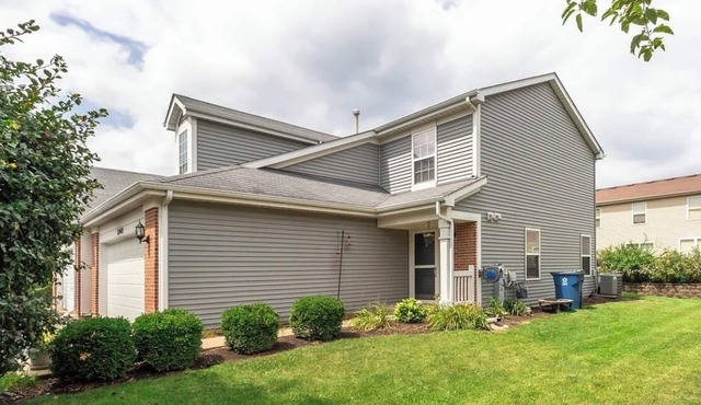 Modern 3-Bedroom Townhome with Full Amenities – Your Home Away from Home!