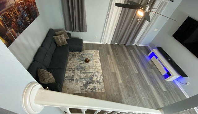 Modern 3 bedroom Townhouse with a Pool!