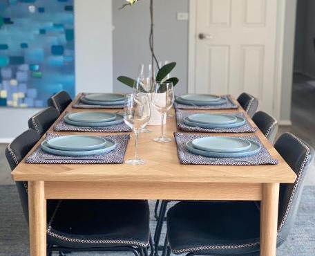 Modern 3 Bedroom Townhouse - walking distance to town centre!