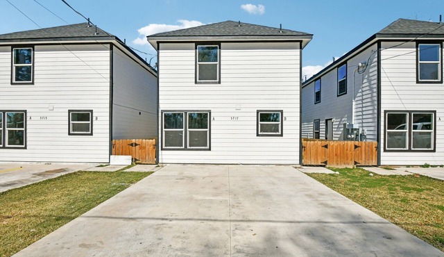 Modern 3-bedroom townhome in vibrant Houston