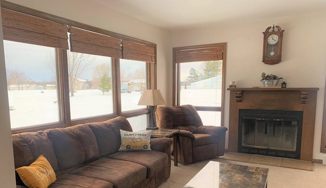 Modern 3 Bedroom Home nestled along Vineyard with River and Bridge Views