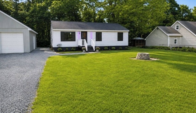 Modern 3-bedroom house in Saratoga County.