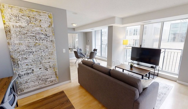Modern 3-BR Condo DT Toronto