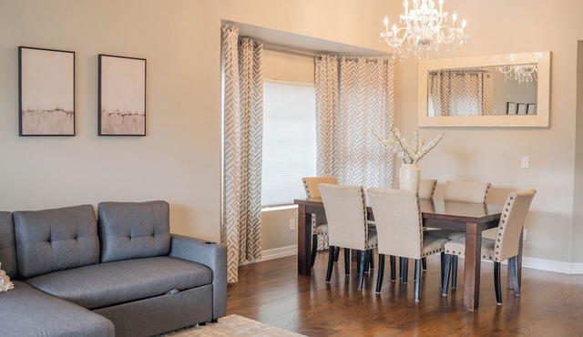 Modern 3 BR Family Retreat;10 min DIA; Pool