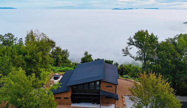 Modern 3-BR Lodge in Jasper with breathtaking views of the Arkansas Grand Canyon