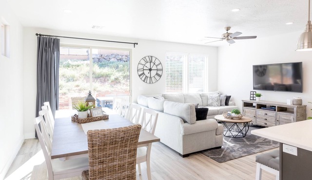 Modern 3-King 4BR Sleeps 13 - Rooftop Deck