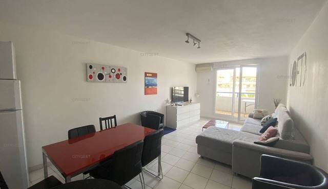 Modern 3-room apartment on marina for 6 people