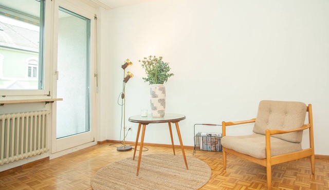 Modern 3-room apartment in the centre of Basel with balcony.