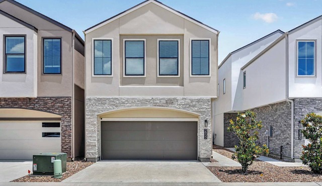 Modern 3-Story Home | Terrace + Office | Galleria