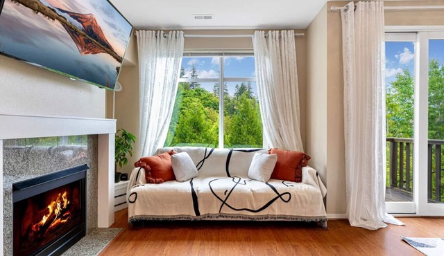 Modern 3b/3b Townhouse @Issaquah | Near Trails