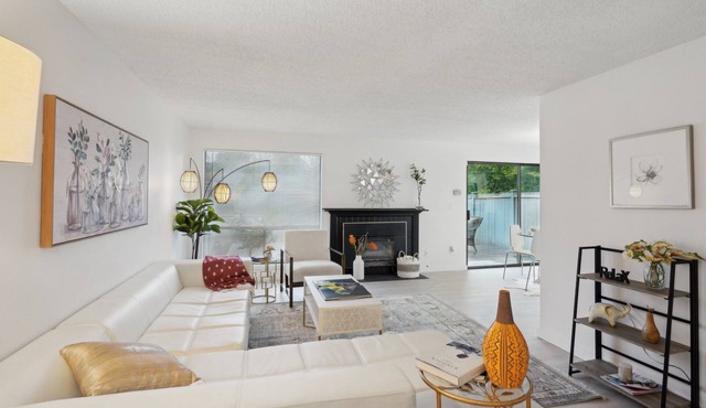 Modern 3bd, 2.5 bath townhome, AC, WiFi, across from Muckleshoot Casino, parks