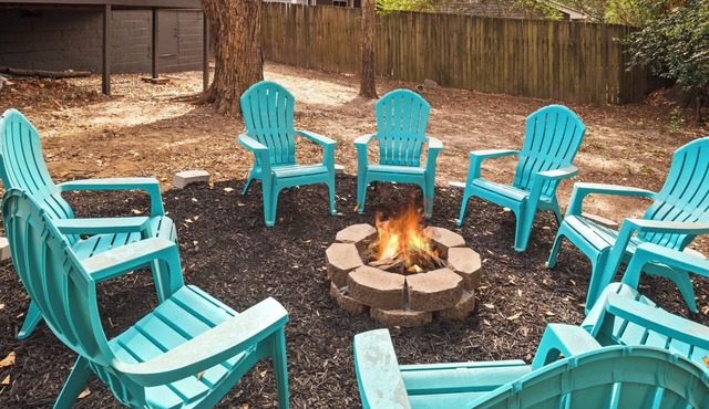 Modern 3Bd 2Ba Firepit-Sleeps 8 King Bed