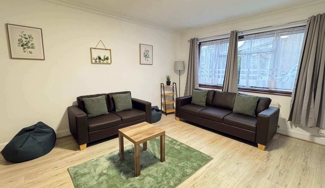 Modern 3BDR Family Home Near Welsh Harp Hendon