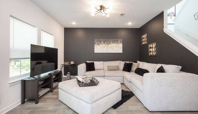 Modern 3Bdrm Home | Family-Friendly, Close to Zoo