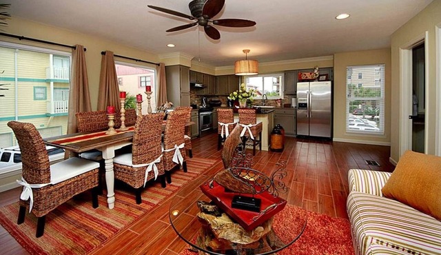 Modern 3bedroom cottage steps to private beach ocean view, free beach service!