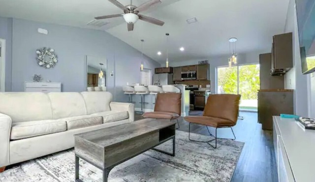 Modern 3BR 2 BathFreeWifi WarmMineralSpring EV lvl 2 chargerwith tesla adapter