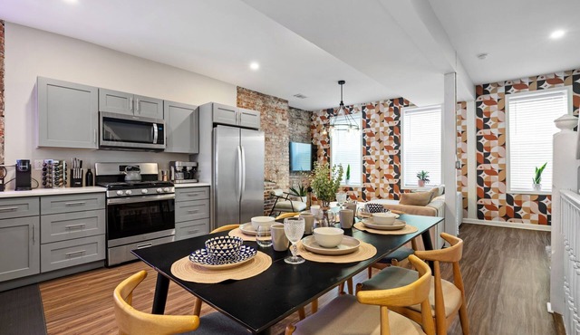 Modern 3BR, 2BA Home: 2 King Beds, Off Street Parking; Near Downtown Pittsburgh