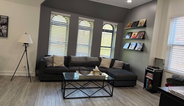 Modern 3BR & 2BA Near McCormick & Downtown