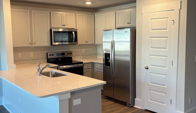 Modern 3BR/2BA Townhome in Grayson Park – Minutes to Wilmington & Area Beaches