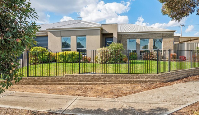 Modern 3BR 2Bath 10min CBD Free Parking