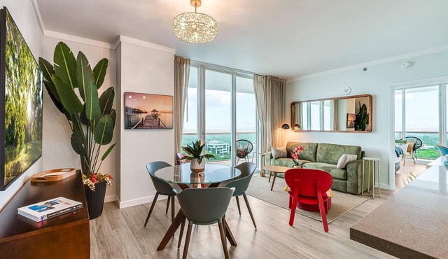 Modern 3BR/3.5BA Grove Condo | Views, Balconies, Full Kitchen + 3 Parking