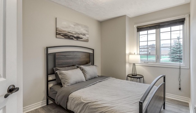 Modern 3br 3 ba house near downtown w/amenities