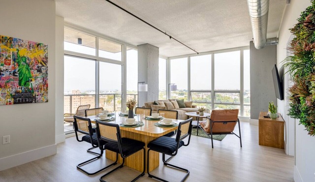 Modern 3BR|3BA 15 Min to NYC w/Gym, Sauna, Pool, Shuttle to Path