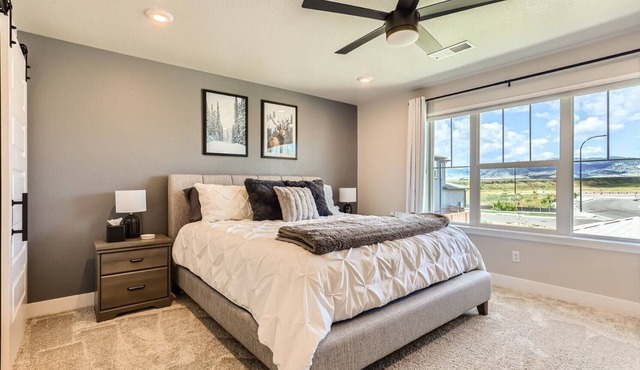 Modern 3BR/3BA Home w/Stunning Rocky Mtn Views