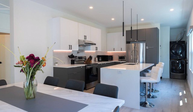 Modern 3BR/3BA House 8min from SFO