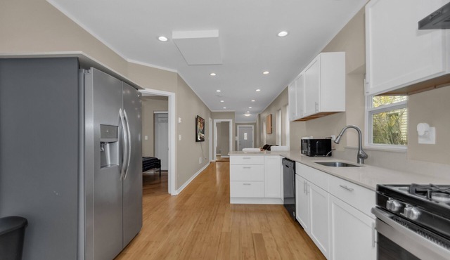 Modern 3BR Apartment Near Navy Base And Six Flags.n
