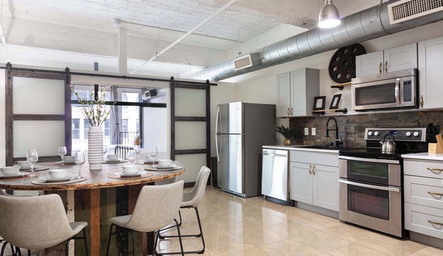 Modern 3BR Apt Above Gaslamp | 99 Walk Score!