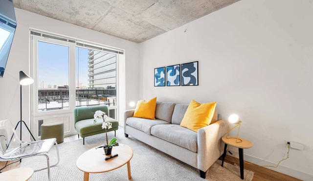 Modern 3BR City Retreat - Near Old Town