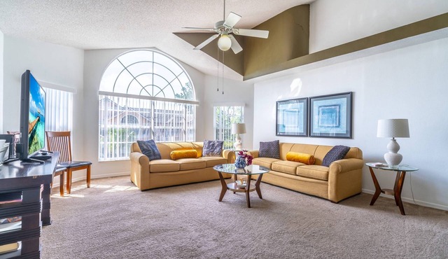 Modern 3BR Condo at Royal Palm Bay | Sleeps 8