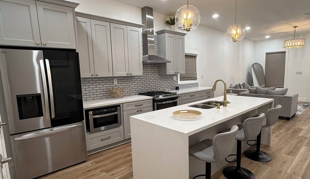 Modern 3BR Family Home - Large Backyard, Kid-Friendly, Minutes from Downtown!