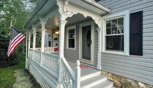 Modern 3BR Farmhouse in the Country
