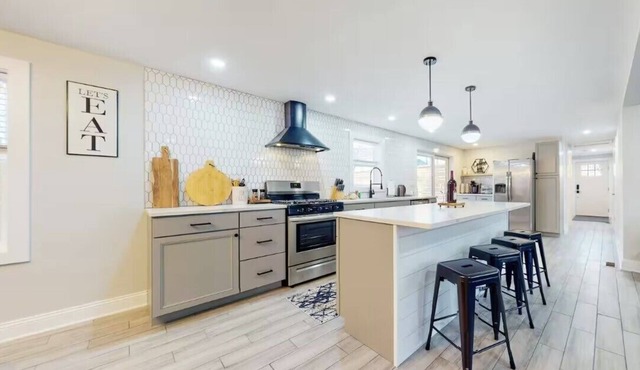 Modern 3BR Getaway with Hot Tub, Deck & Entertainment in Long Pond